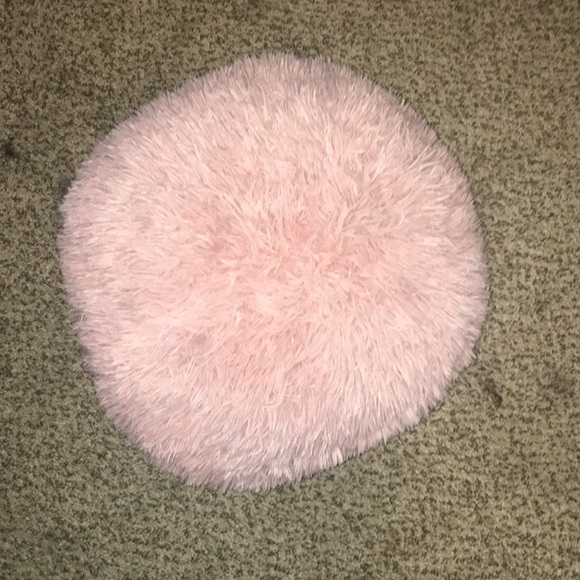 fluffy round pillow